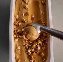 Load image into Gallery viewer, Sea Salt Caramel &amp; Popcorn 473ml tub *classic
