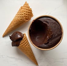 Load image into Gallery viewer, Dark chocolate &amp; Sea Salt sorbet 473ml tub *vegan
